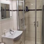 فندق مينيهوتيل فيتيكس 3*